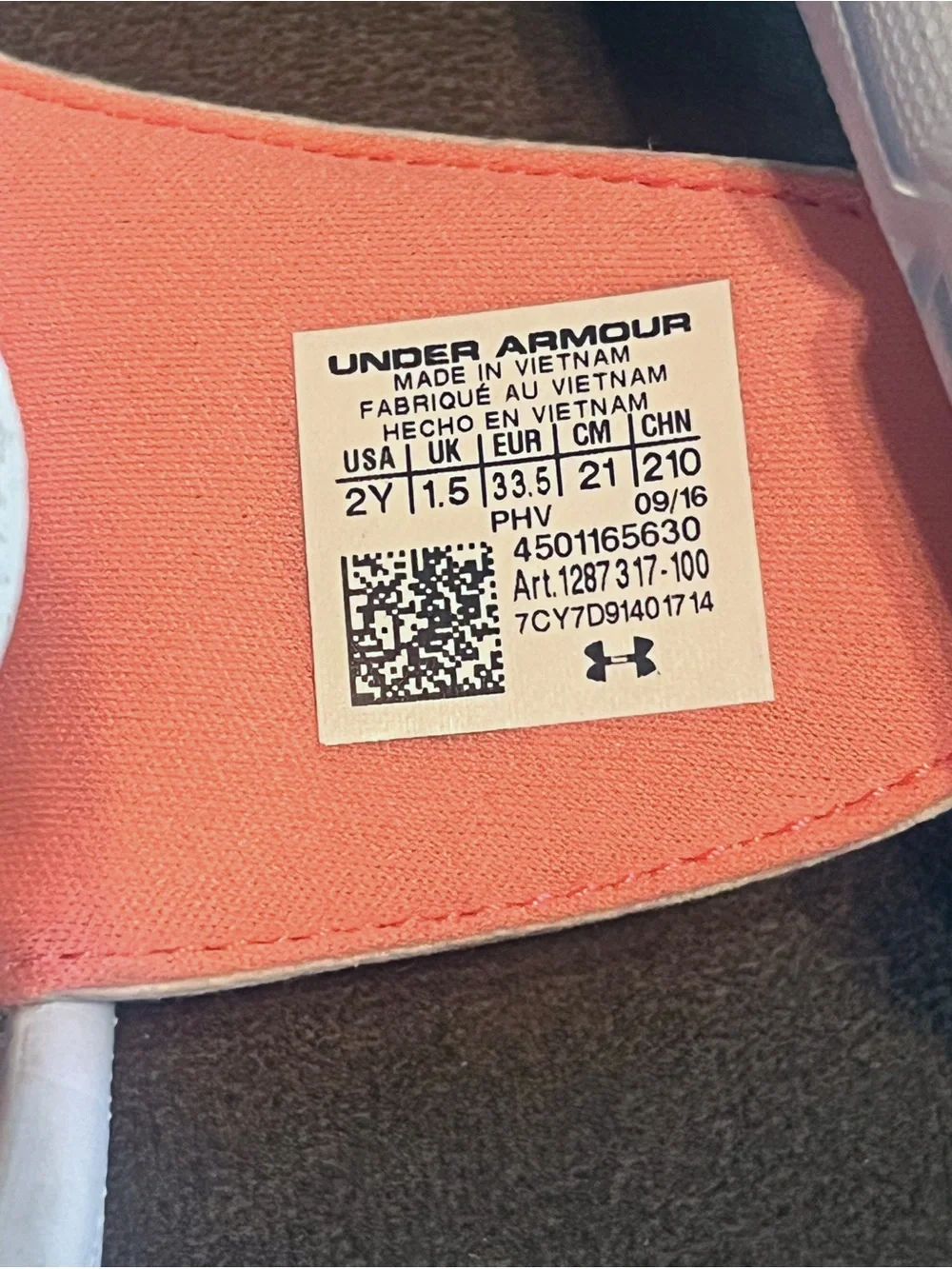 Under Armour Youth White Slide Water Sandals Sz 2